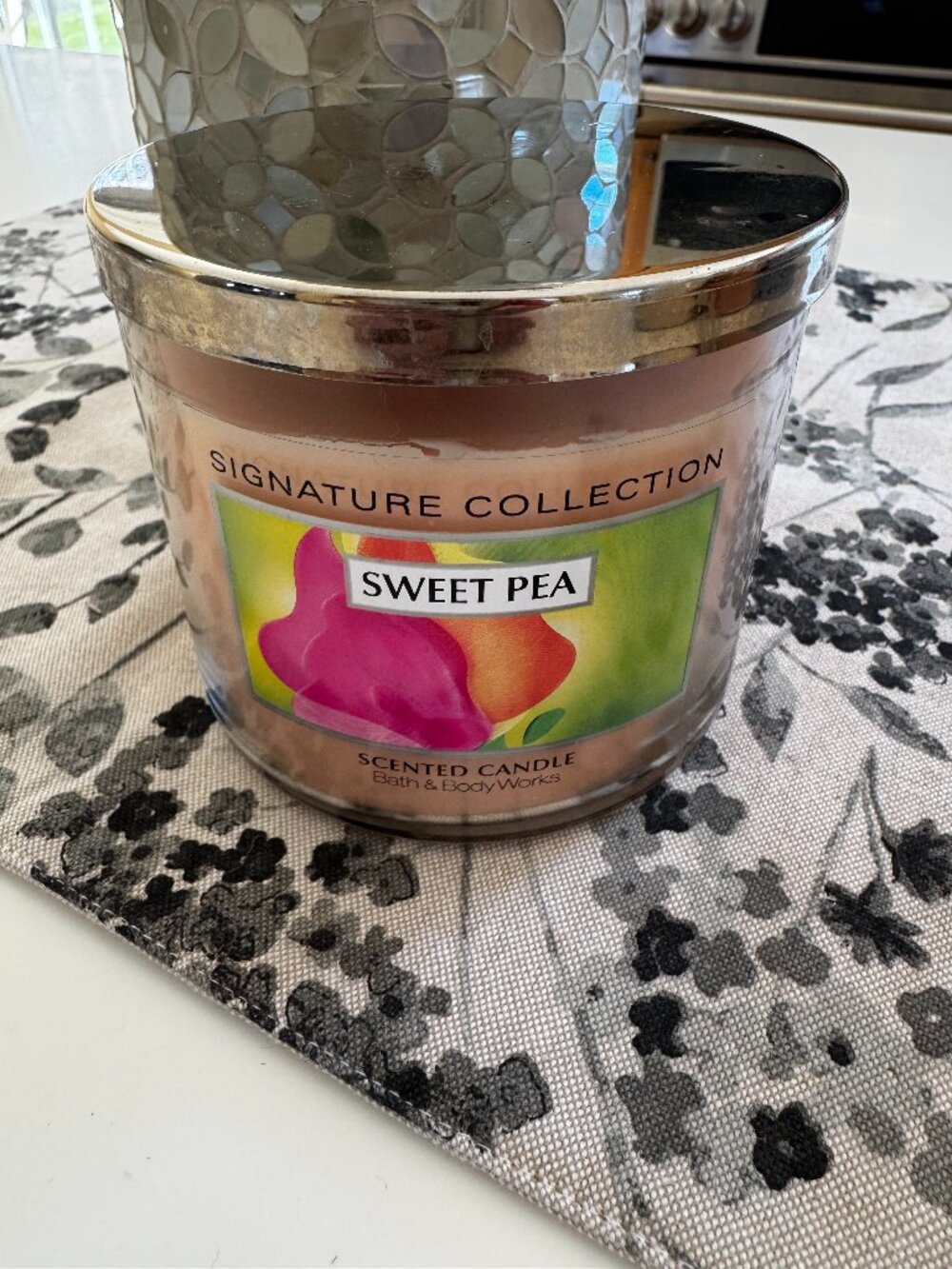 Bath & Body Works Sweet Pea 14.5 3-wick candle